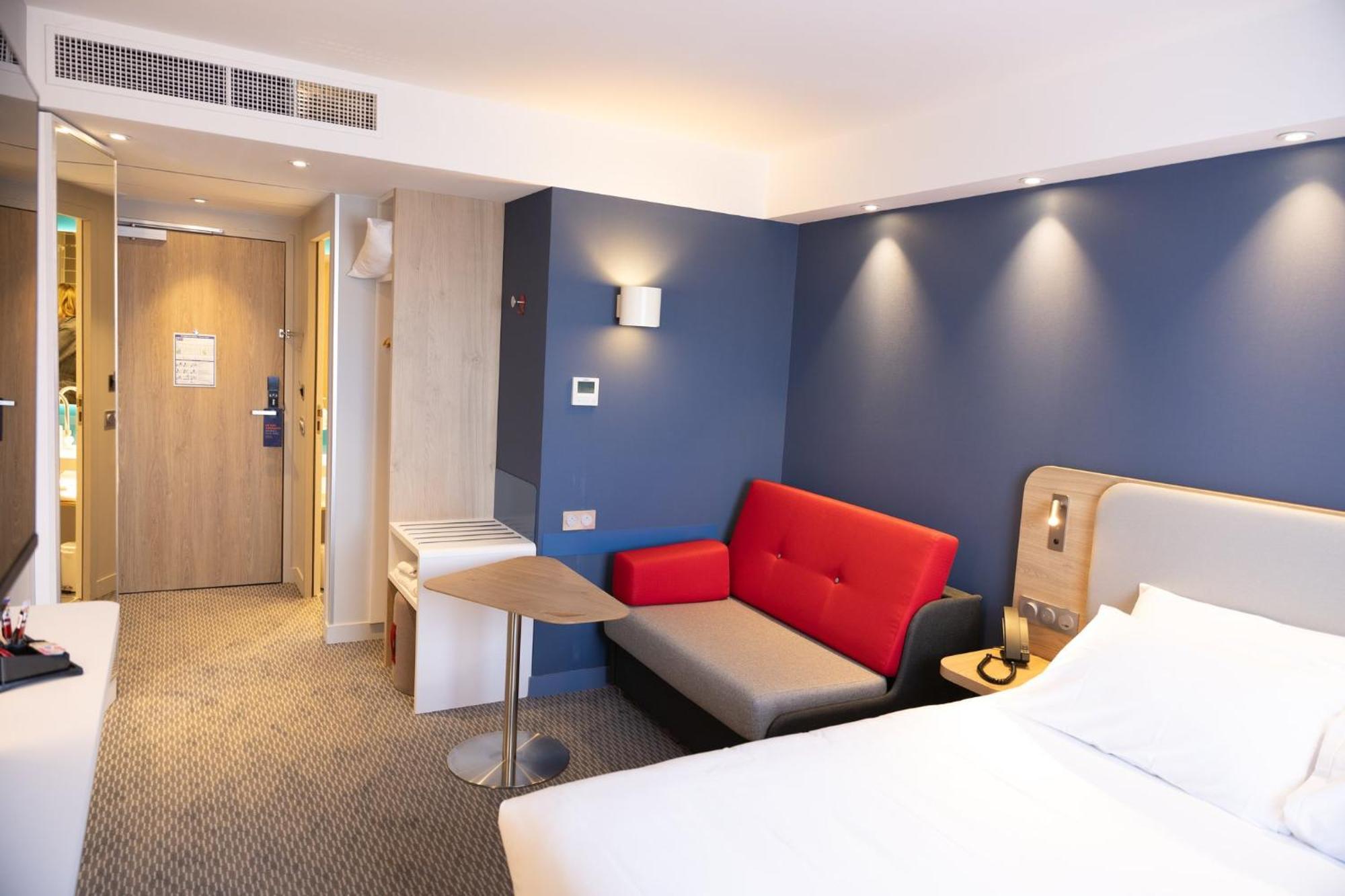 Holiday Inn Express Caen Epron By Ihg Zewnętrze zdjęcie