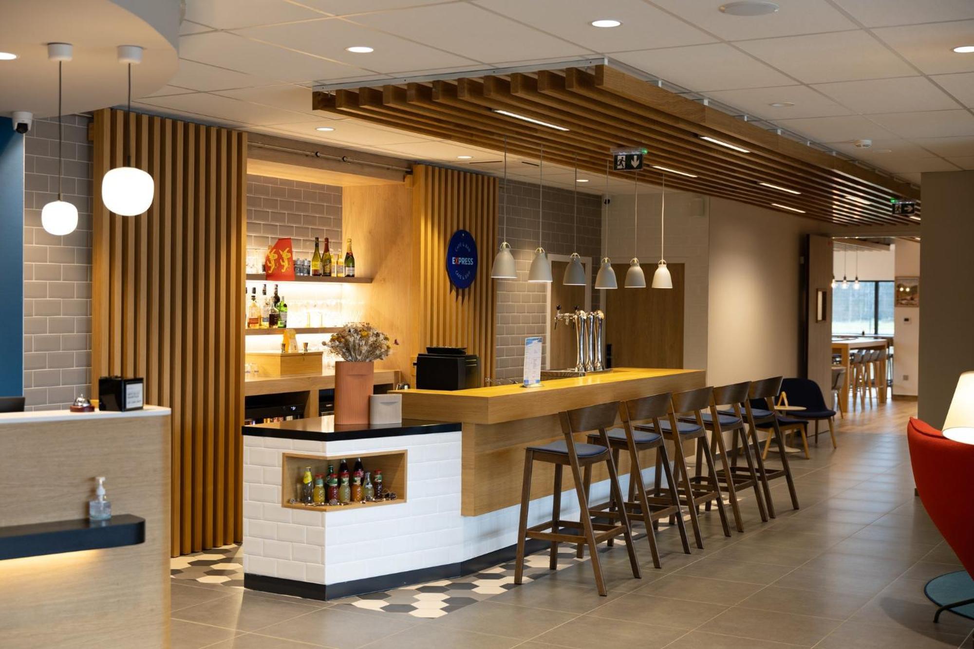 Holiday Inn Express Caen Epron By Ihg Zewnętrze zdjęcie